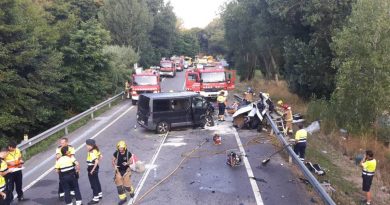 Choque entre furgoneta y camión deja ocho muertos en carretera de Brasil Choque entre furgoneta y camión deja ocho muertos en carretera de Brasil