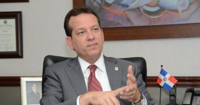 Precandidato presidencial Ito Bisonó dice reelección del presidente Danilo Medina distrae al pueblo sobre problemas existentes en el país Precandidato presidencial Ito Bisonó dice reelección del presidente Danilo Medina distrae al pueblo sobre problemas existentes en el país