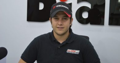 Piloto dominicano solicita al presidente Danilo Medina apoyo en su carrera automovilística Piloto dominicano solicita al presidente Danilo Medina apoyo en su carrera automovilística