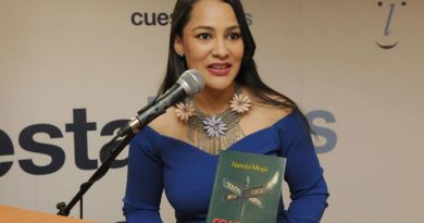 Escritora Nairobi Moya pone en circulación su libro “Coaching, cómo lograr tus metas” Escritora Nairobi Moya pone en circulación su libro “Coaching, cómo lograr tus metas”