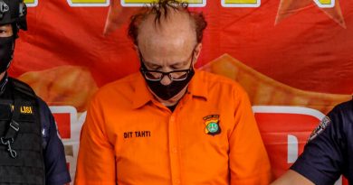 Acusado de abusar sexualmente de más de 300 niños muere tras un aparente intento de suicidio en prisión Acusado de abusar sexualmente de más de 300 niños muere tras un aparente intento de suicidio en prisión