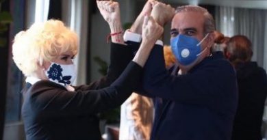 #VIDEO Reconocida actriz y presentadora Charytin Goico anuncia su apoyo a Luis Abinader #VIDEO Reconocida actriz y presentadora Charytin Goico anuncia su apoyo a Luis Abinader
