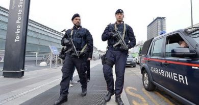 Italia vigilará con 70.000 policías el cumplimiento de las restricciones por coronavirus en Navidad Italia vigilará con 70.000 policías el cumplimiento de las restricciones por coronavirus en Navidad